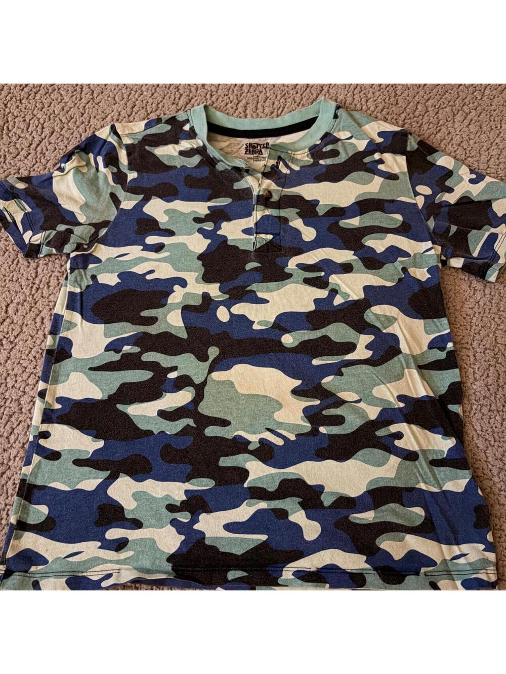Spotted Zebra Multicolor Camo Henley Tee - M - 0258